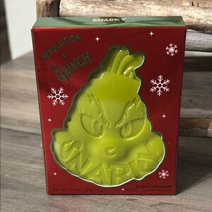 NEW Revolution x Grinch Snarky Highlighter
